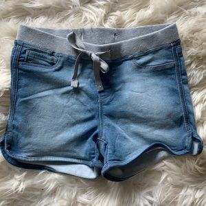 Soft stretchy denim short